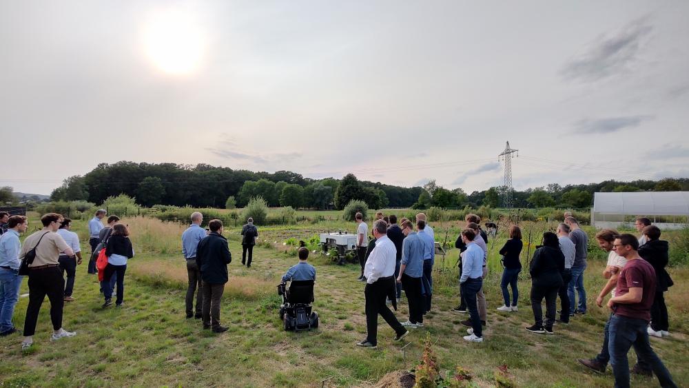/images/about/DemoDay2023_Group.jpg